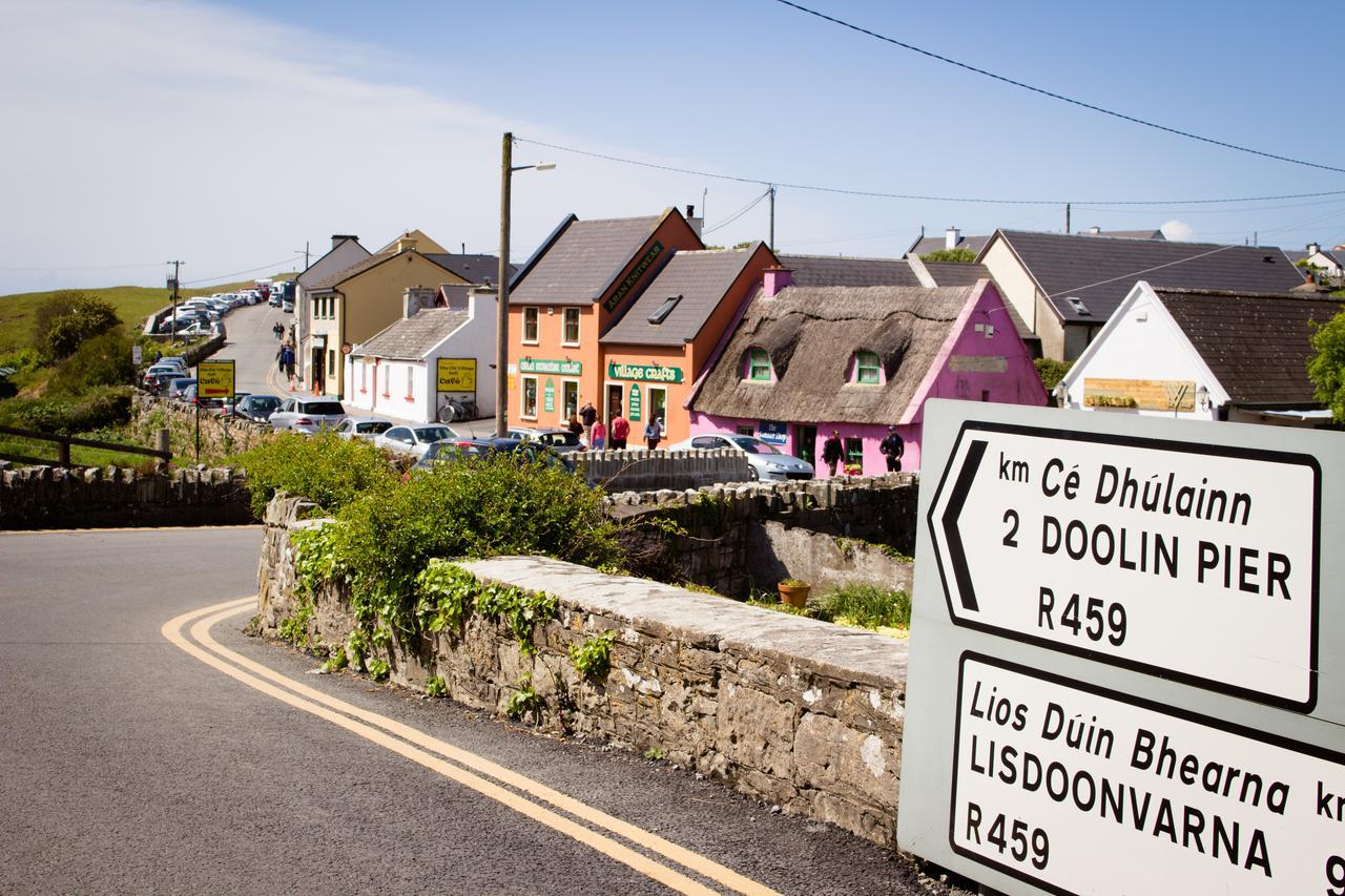 Storytellers Cottage Ballycotteen 外观 照片