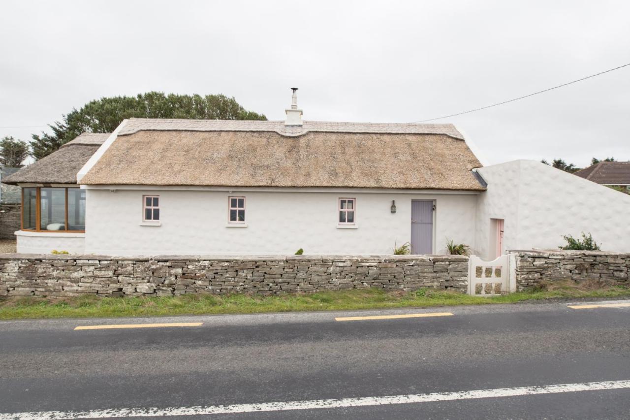 Storytellers Cottage Ballycotteen 外观 照片