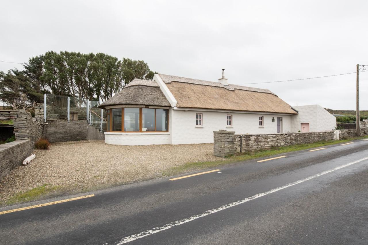 Storytellers Cottage Ballycotteen 外观 照片
